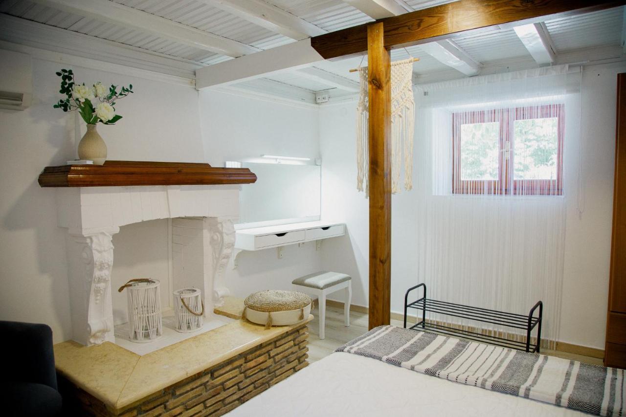 Yard Rooms Corinth Eksteriør billede